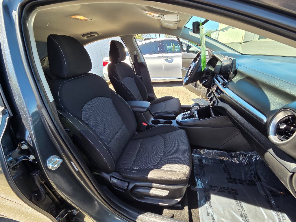Used 2022 Kia Forte LXS FWD image 22