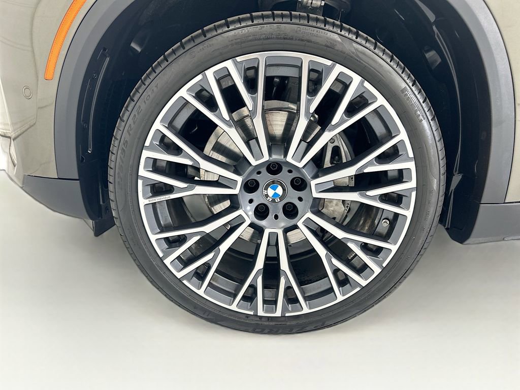 Certified 2025 BMW X5 xDrive40i w/ Parking Assistance Package AWD/4WD image 29