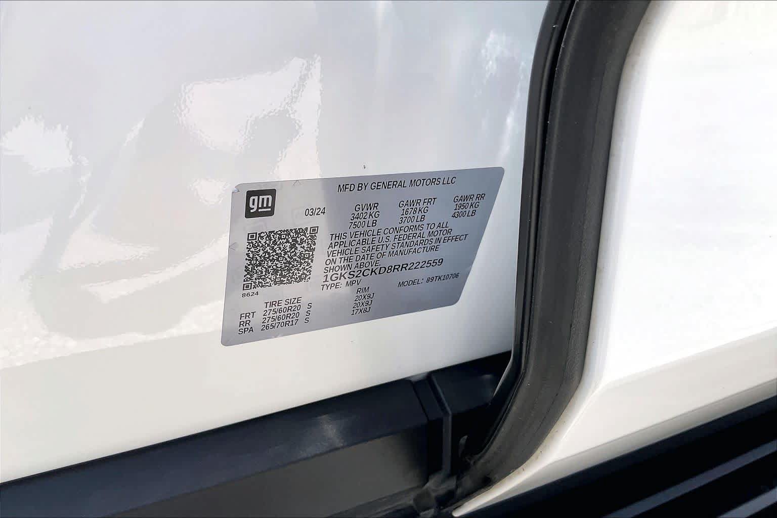 Used 2024 GMC Yukon AT4 w/ Technology Package AWD/4WD image 34