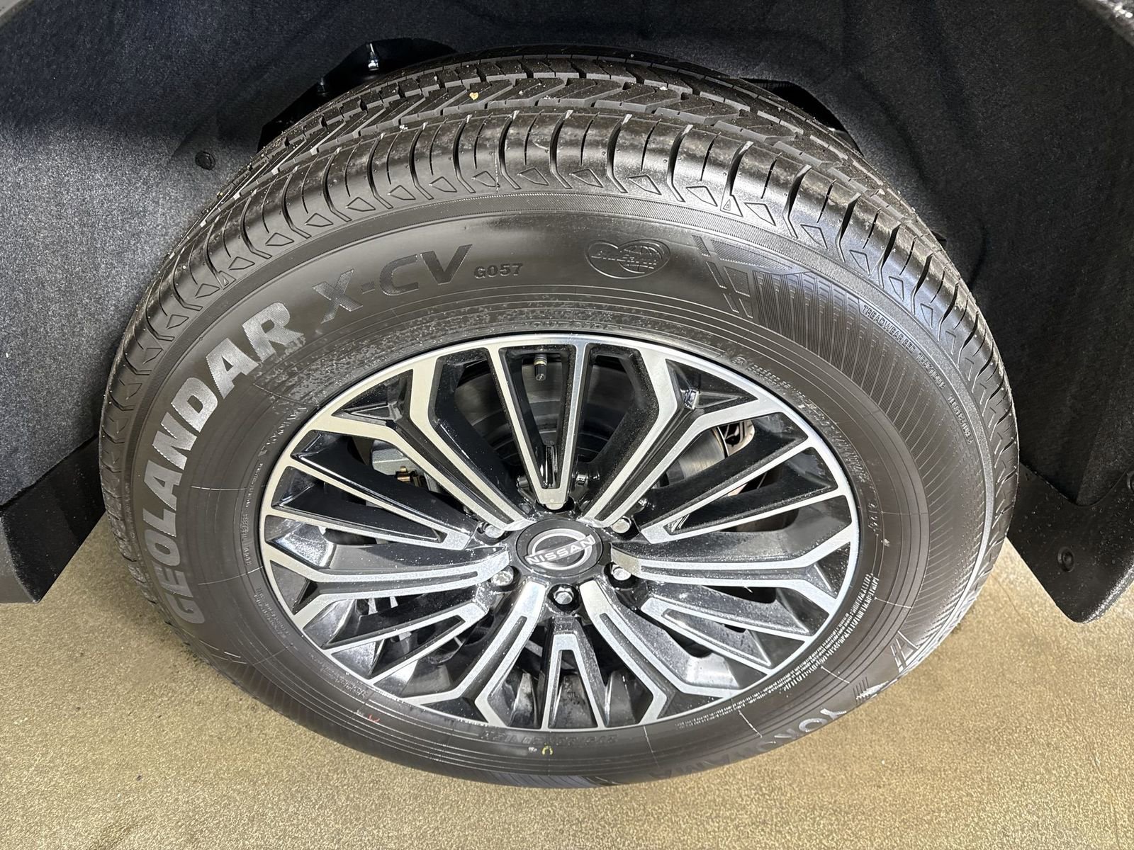 New 2026 Nissan Armada SL w/ Captain's Chari Seat Package image 6