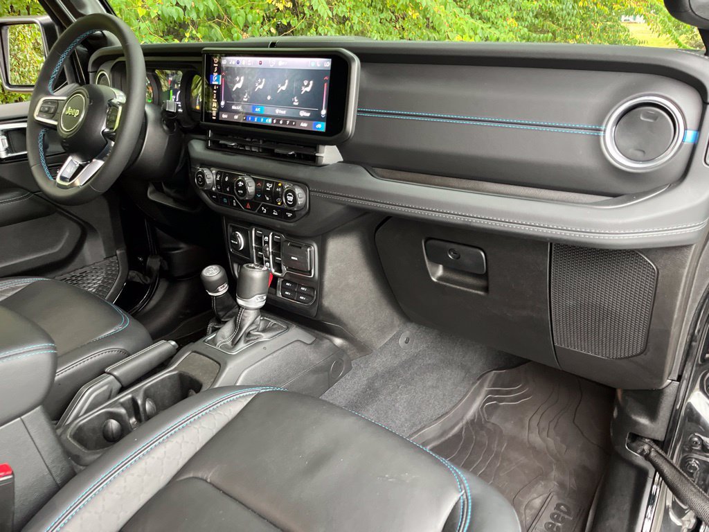 Used 2024 Jeep Wrangler High Altitude AWD/4WD image 45