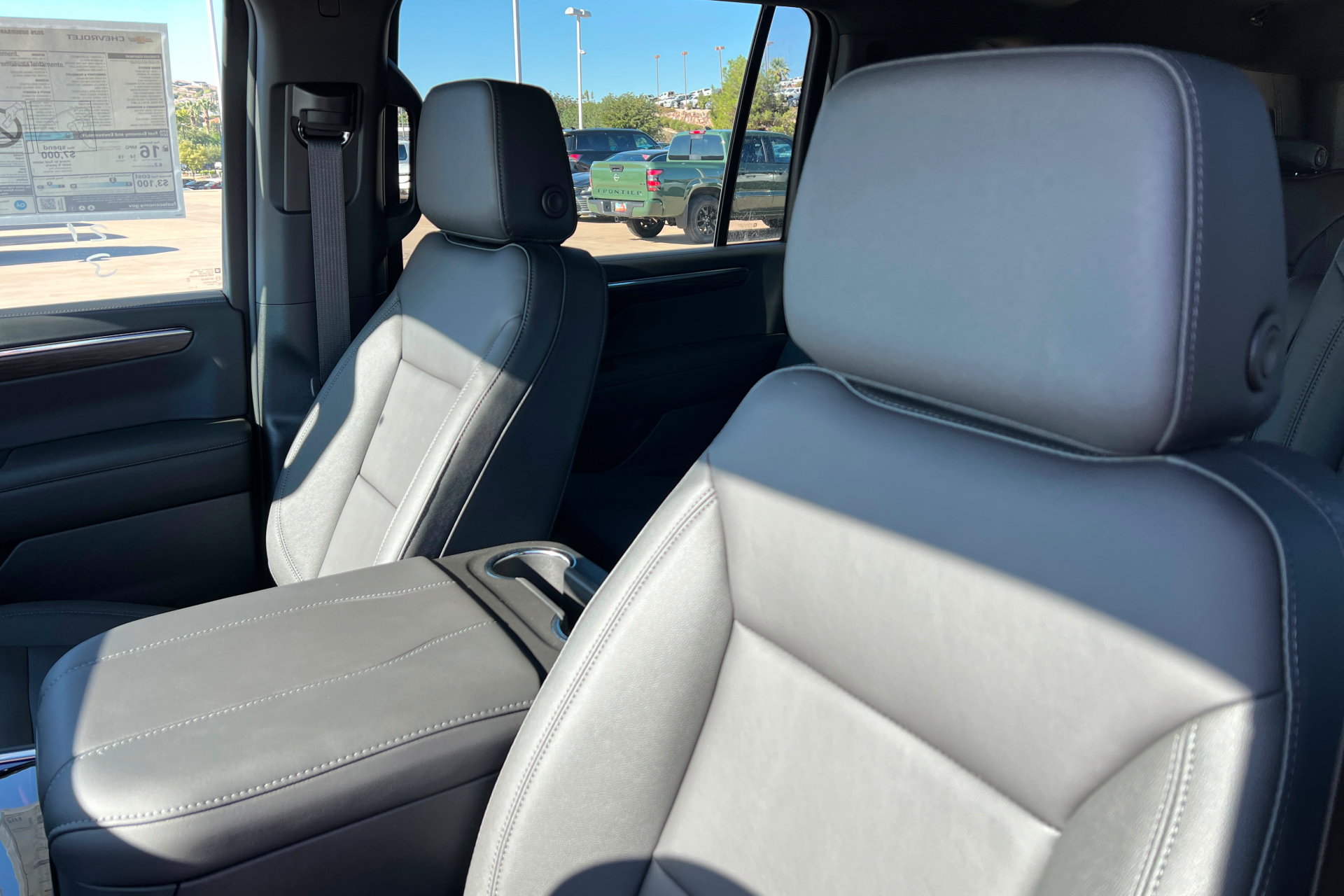 New 2026 Chevrolet Suburban LT w/ Comfort Package AWD/4WD image 13