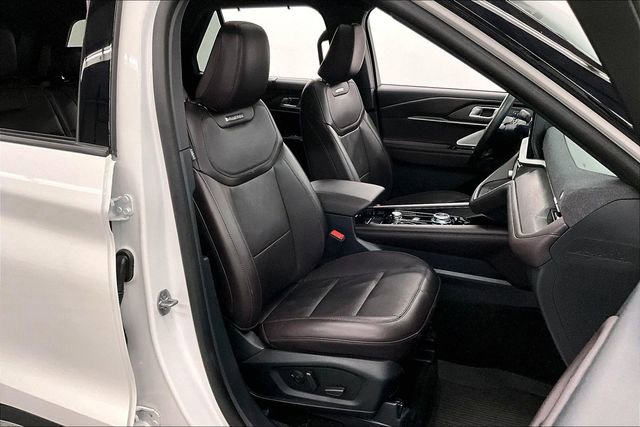 Used 2025 Ford Explorer Platinum image 8