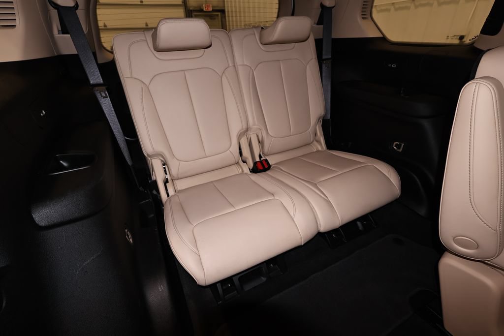 Used 2021 Jeep Grand Cherokee L Limited AWD/4WD image 22