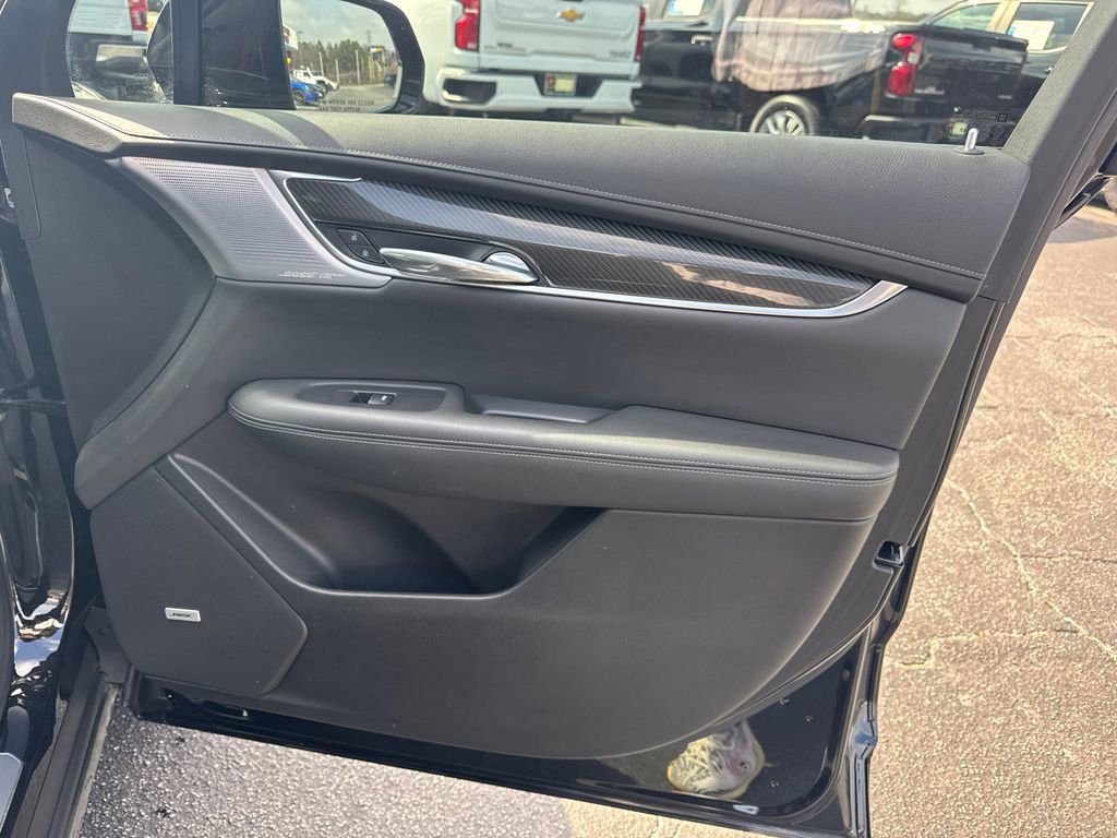 Used 2022 Cadillac XT6 Sport w/ Technology Package image 15