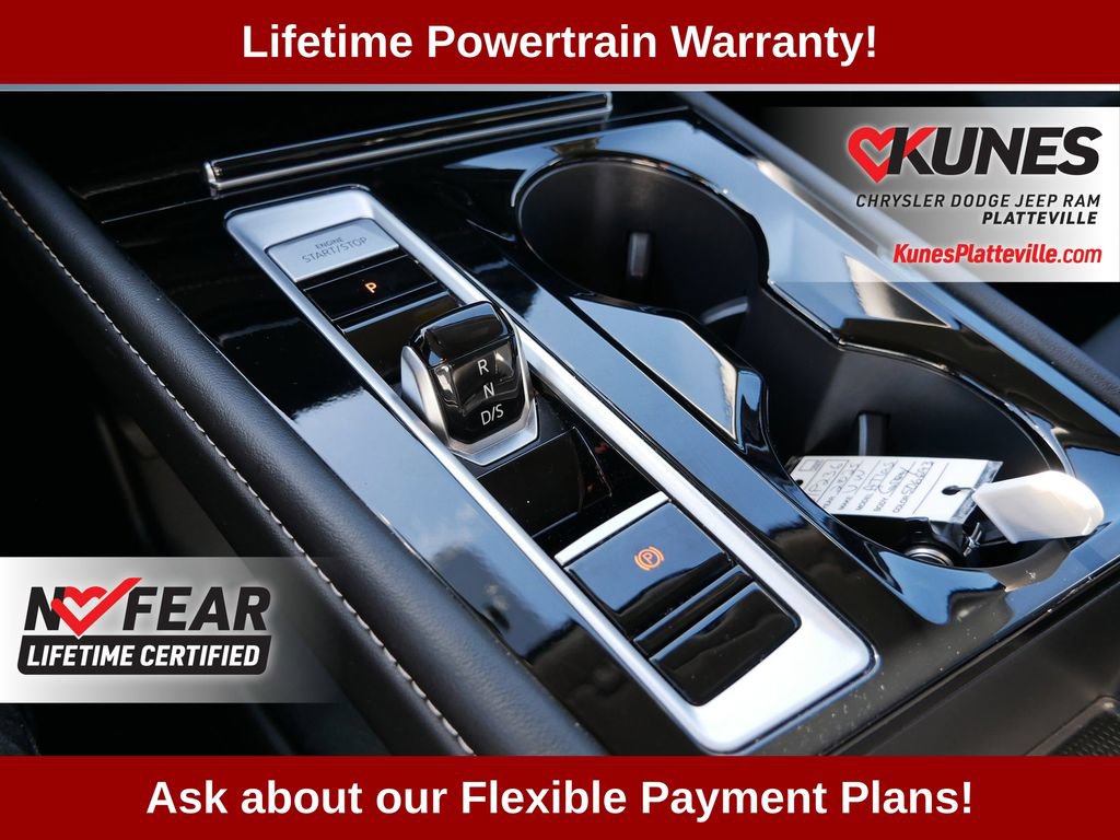 Used 2025 Volkswagen Atlas SE AWD/4WD image 27