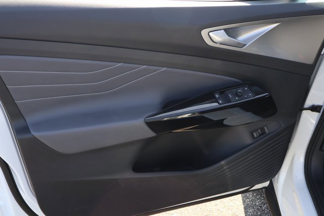 Used 2023 Volkswagen ID.4 Pro S image 10