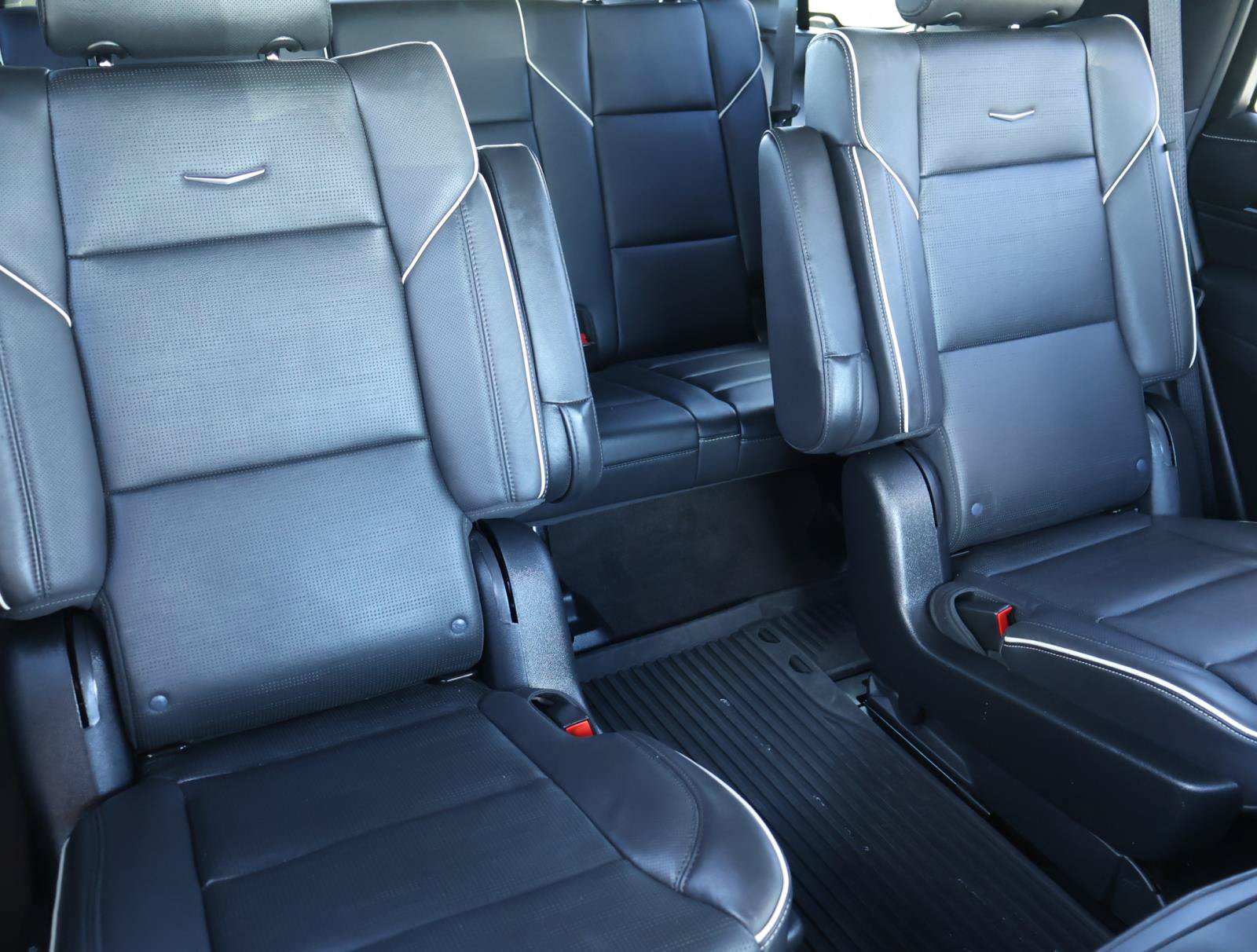 Used 2023 Cadillac Escalade Premium Luxury RWD image 26