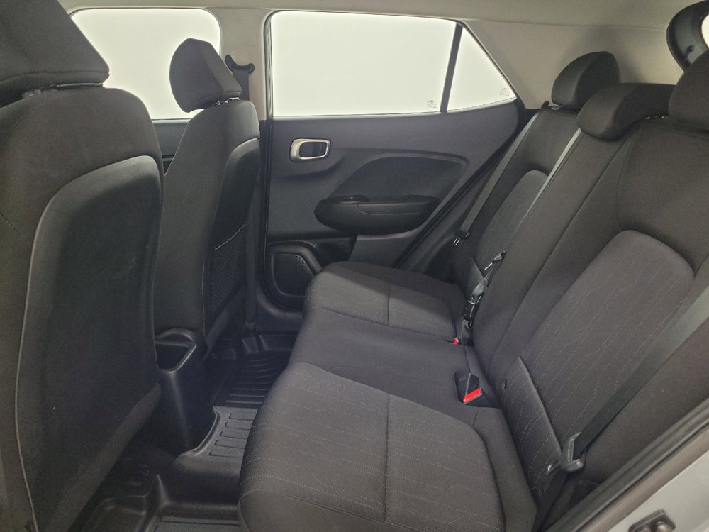 Used 2021 Hyundai Venue SE FWD image 18