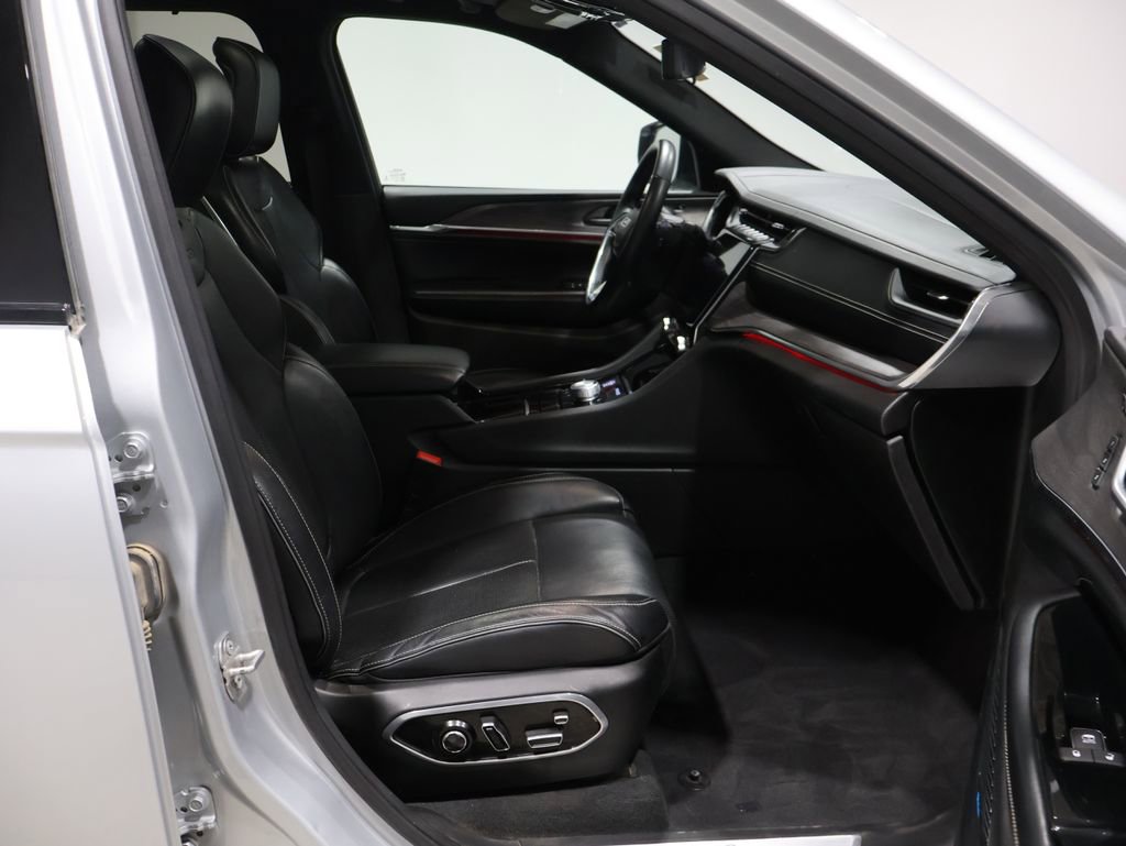 Used 2021 Jeep Grand Cherokee L Overland w/ Luxury Tech Group IV image 27