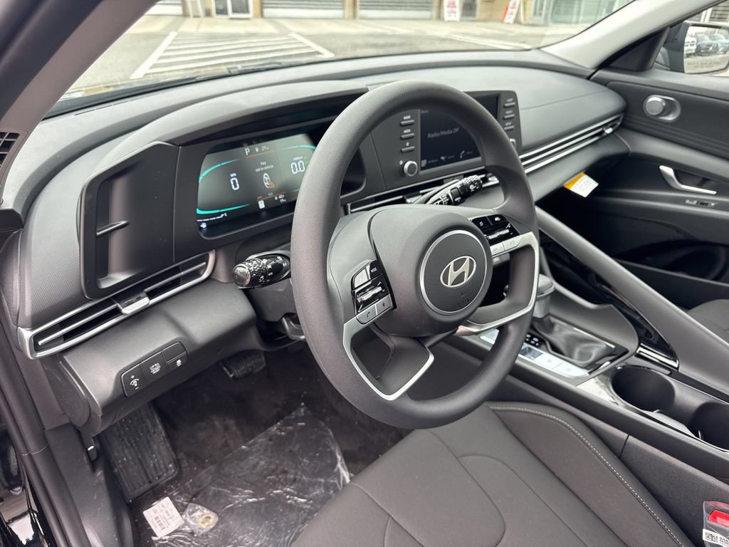 New 2026 Hyundai Elantra Hybrid FWD image 10