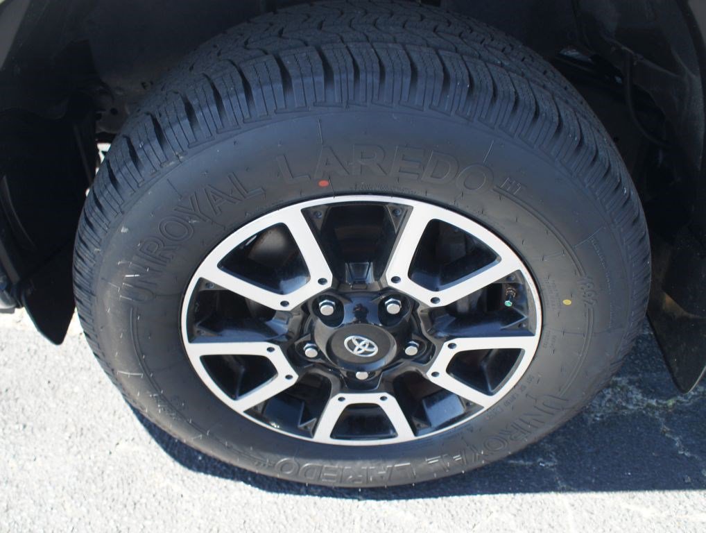 Used 2019 Toyota Tundra Limited w/ Limited Premium Package AWD/4WD image 27