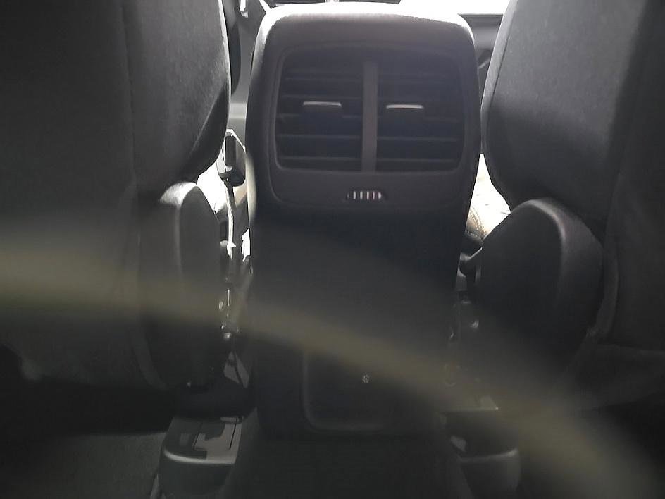 Used 2020 Ford Escape SE image 33