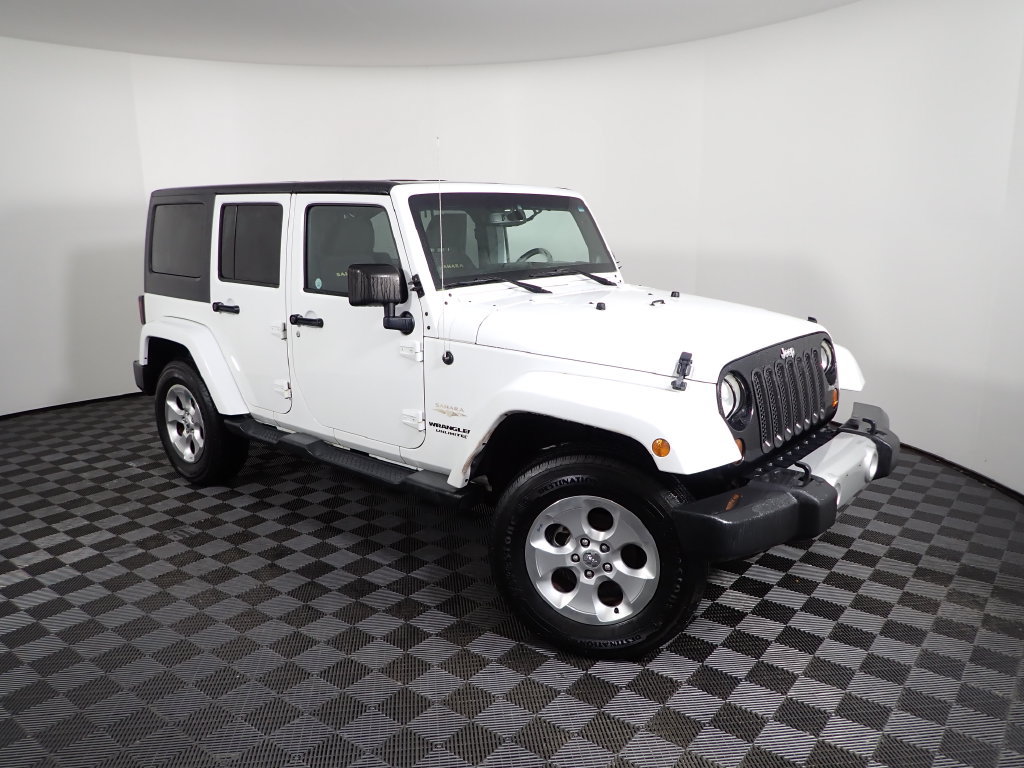 Used 2013 Jeep Wrangler Unlimited Sahara w/ Dual Top Group AWD/4WD image 7