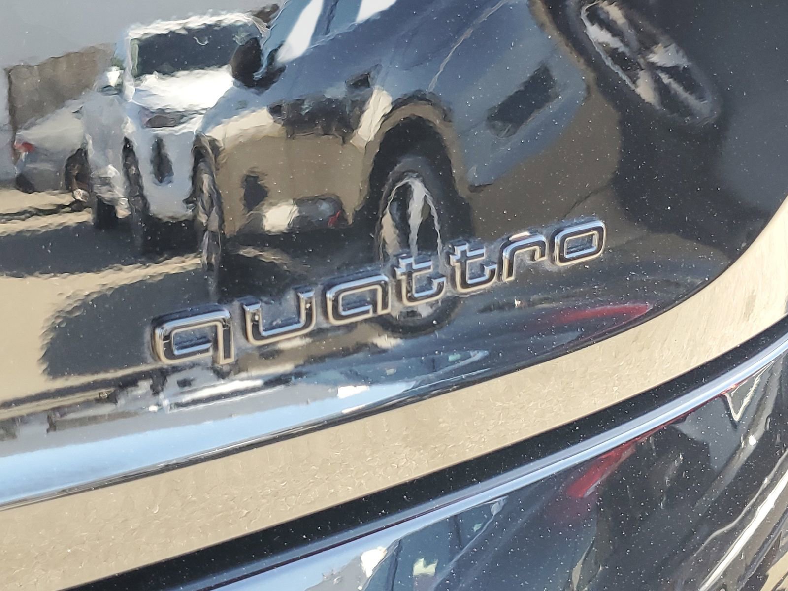 Used 2023 Audi e-tron Premium image 8