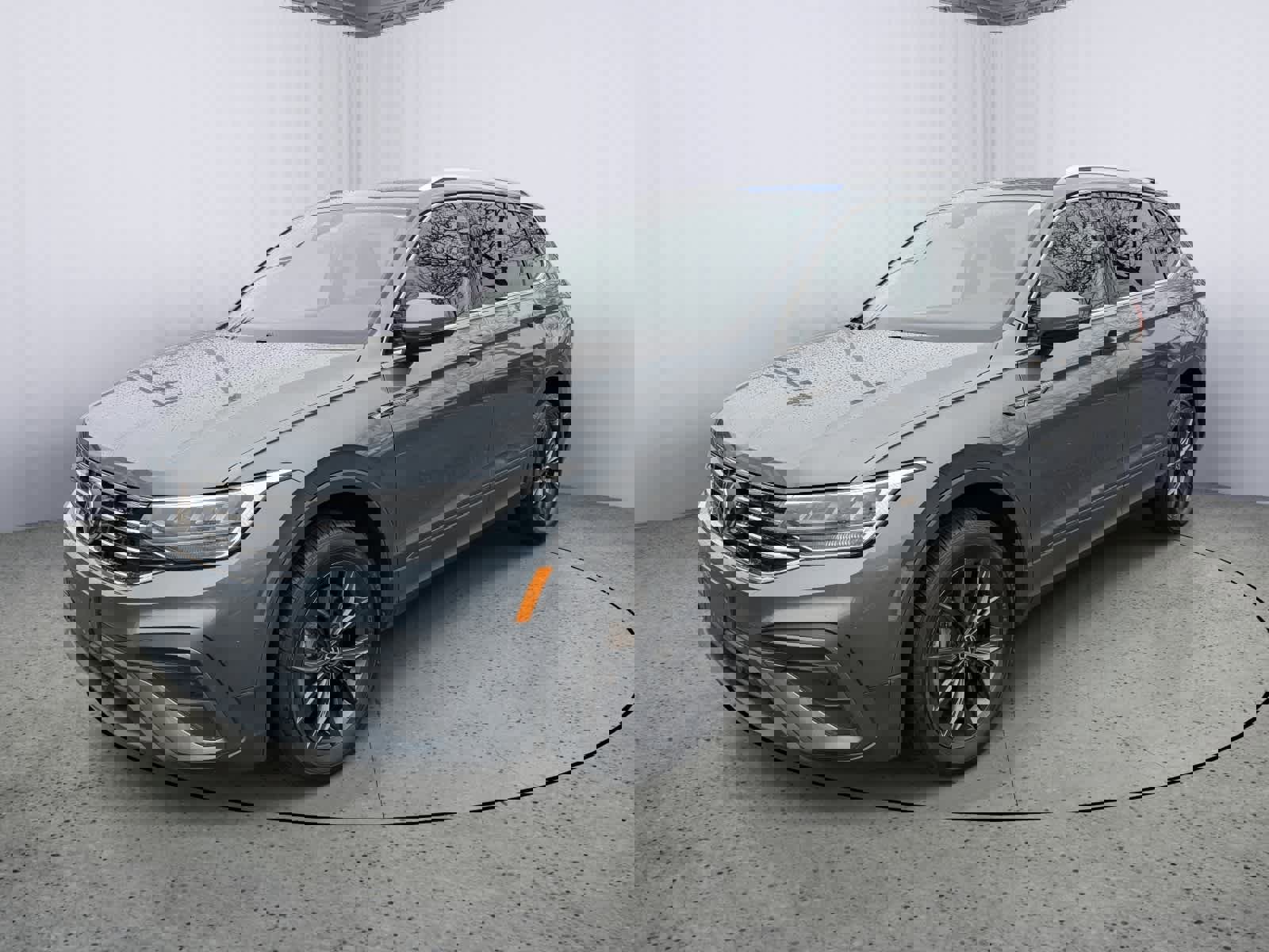 Used 2023 Volkswagen Tiguan SE image 6