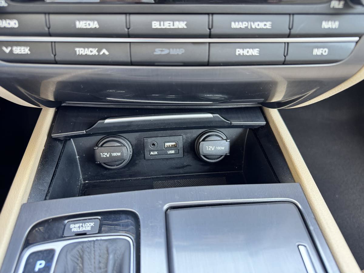 Used 2015 Hyundai Genesis 3.8 RWD image 47