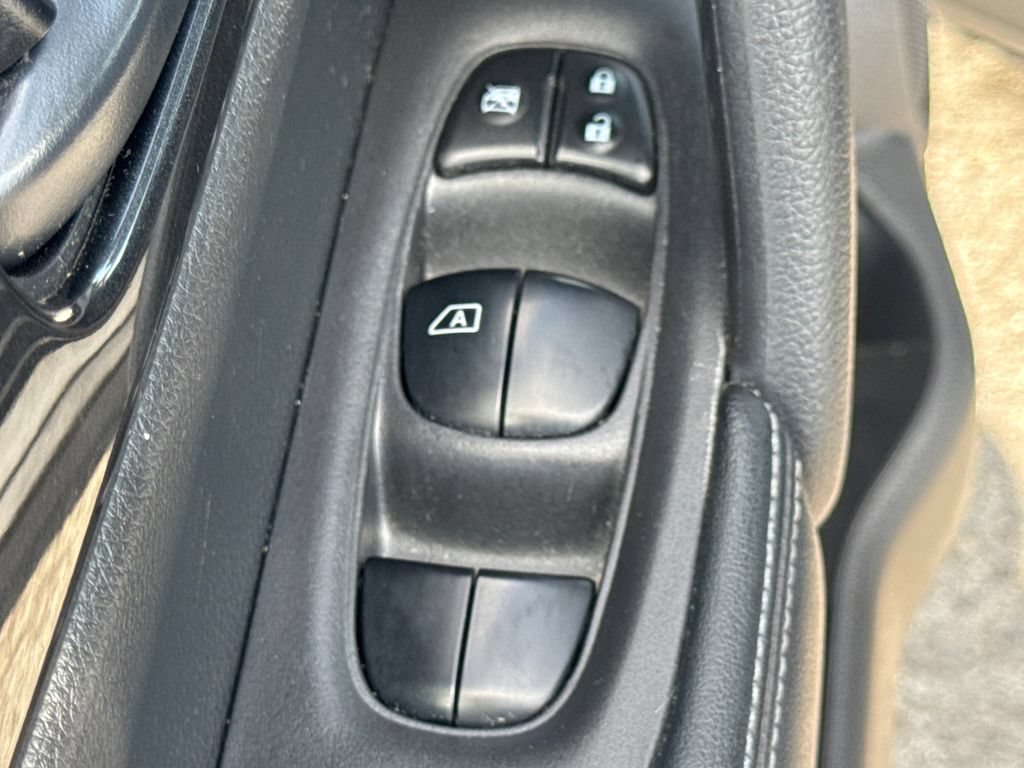 Used 2020 Nissan Rogue S AWD/4WD image 41