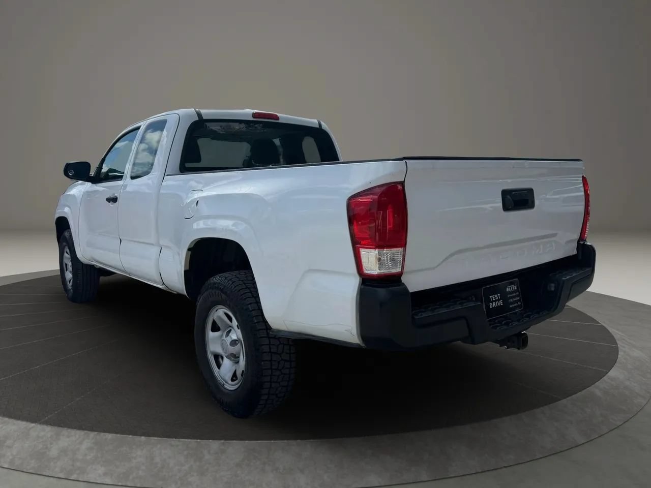 Used 2016 Toyota Tacoma SR RWD image 6