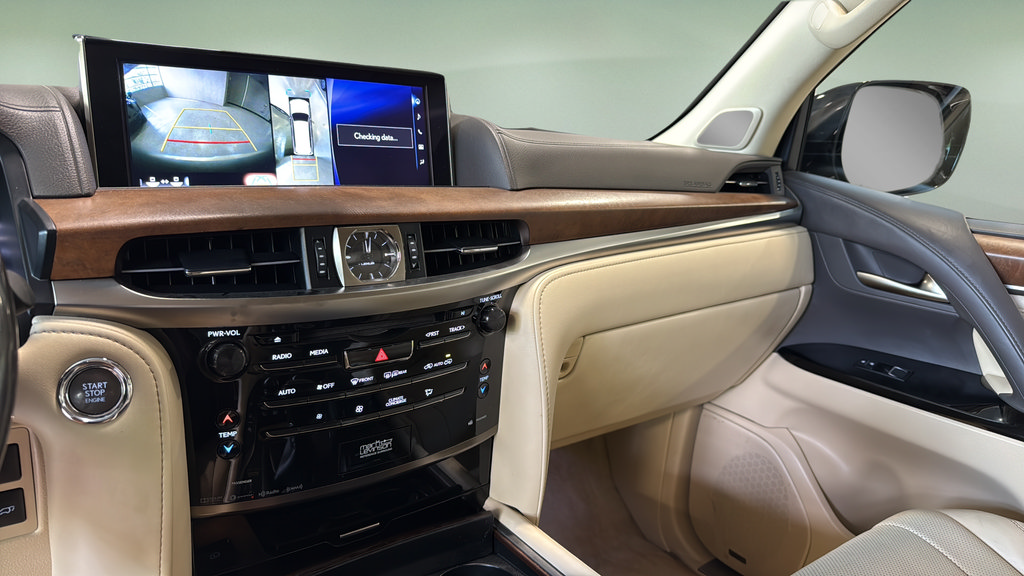 Used 2018 Lexus LX 570 4WD w/ Luxury Package image 34