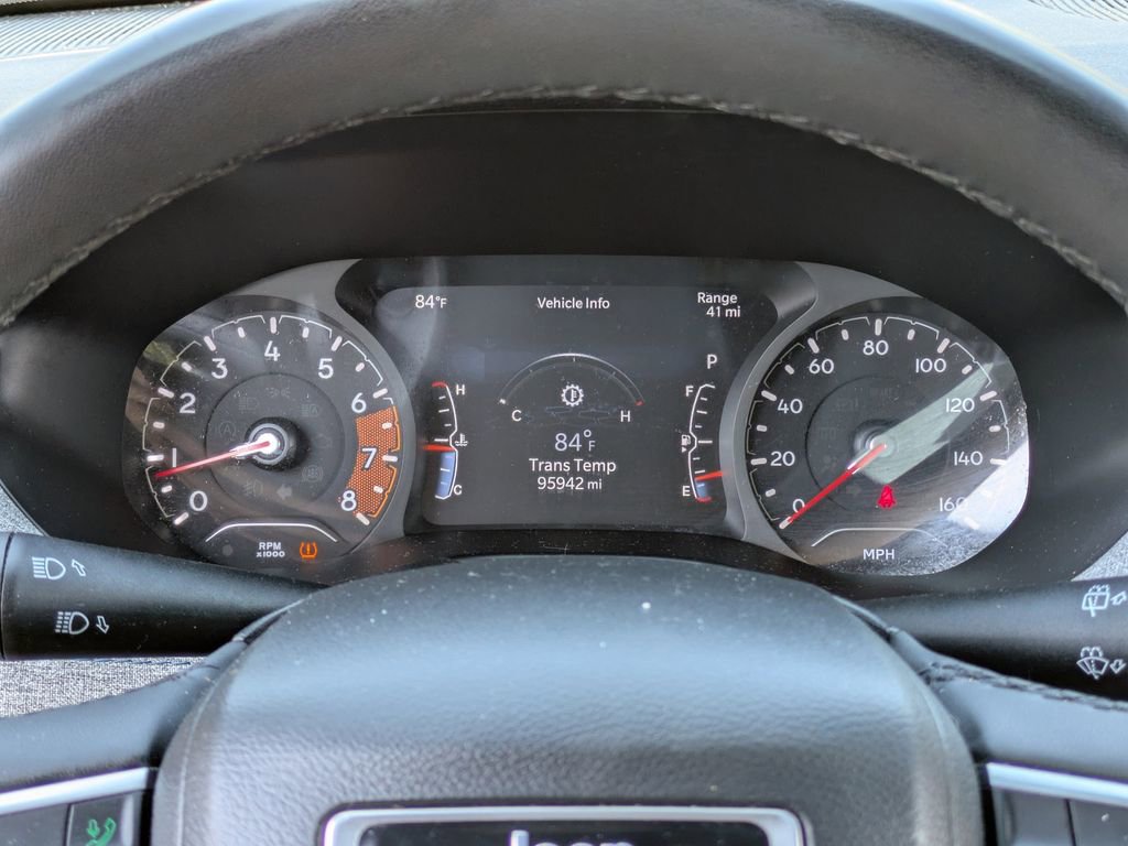 Used 2023 Jeep Compass Latitude image 24