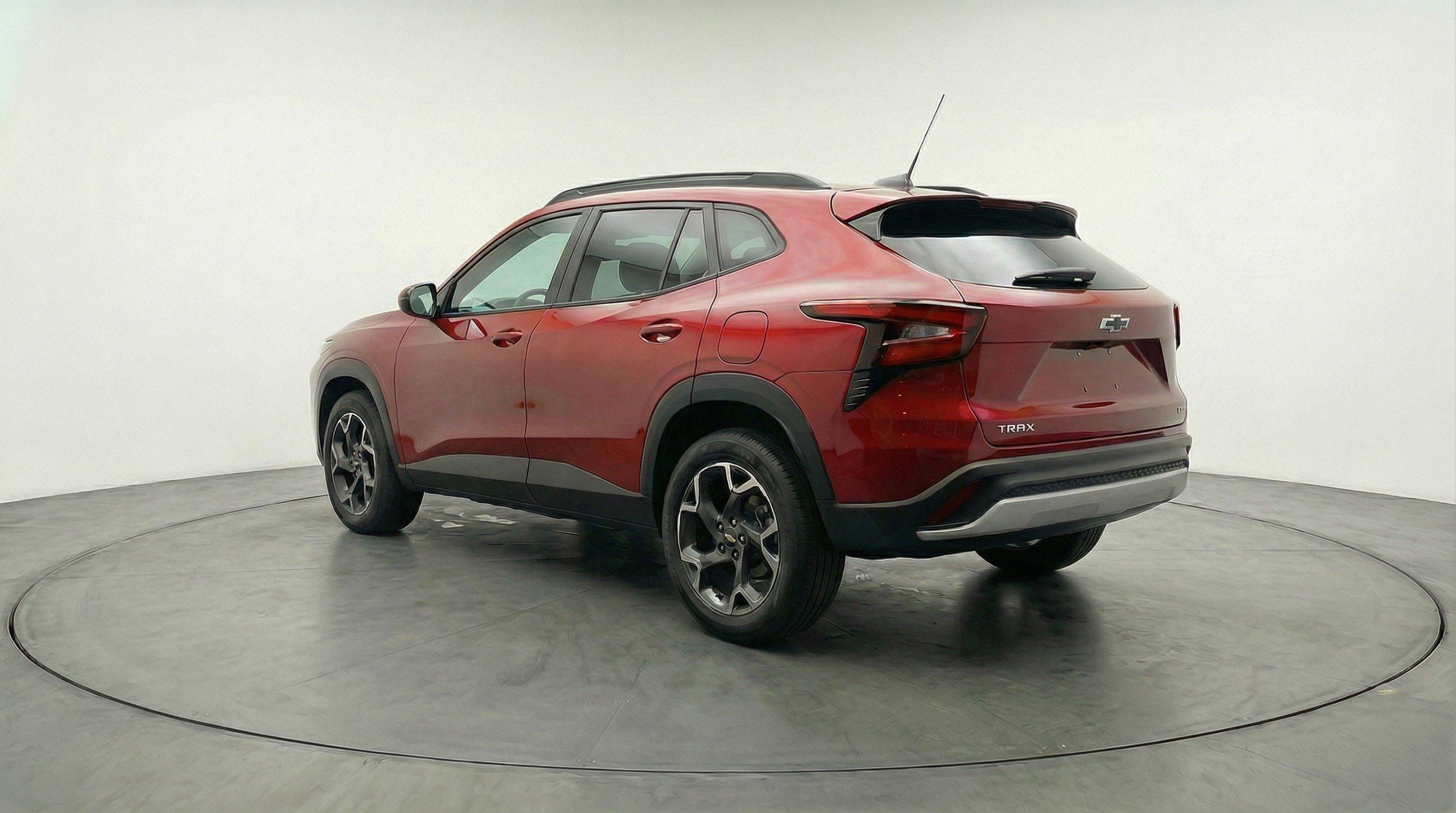 Used 2025 Chevrolet Trax LT image 6