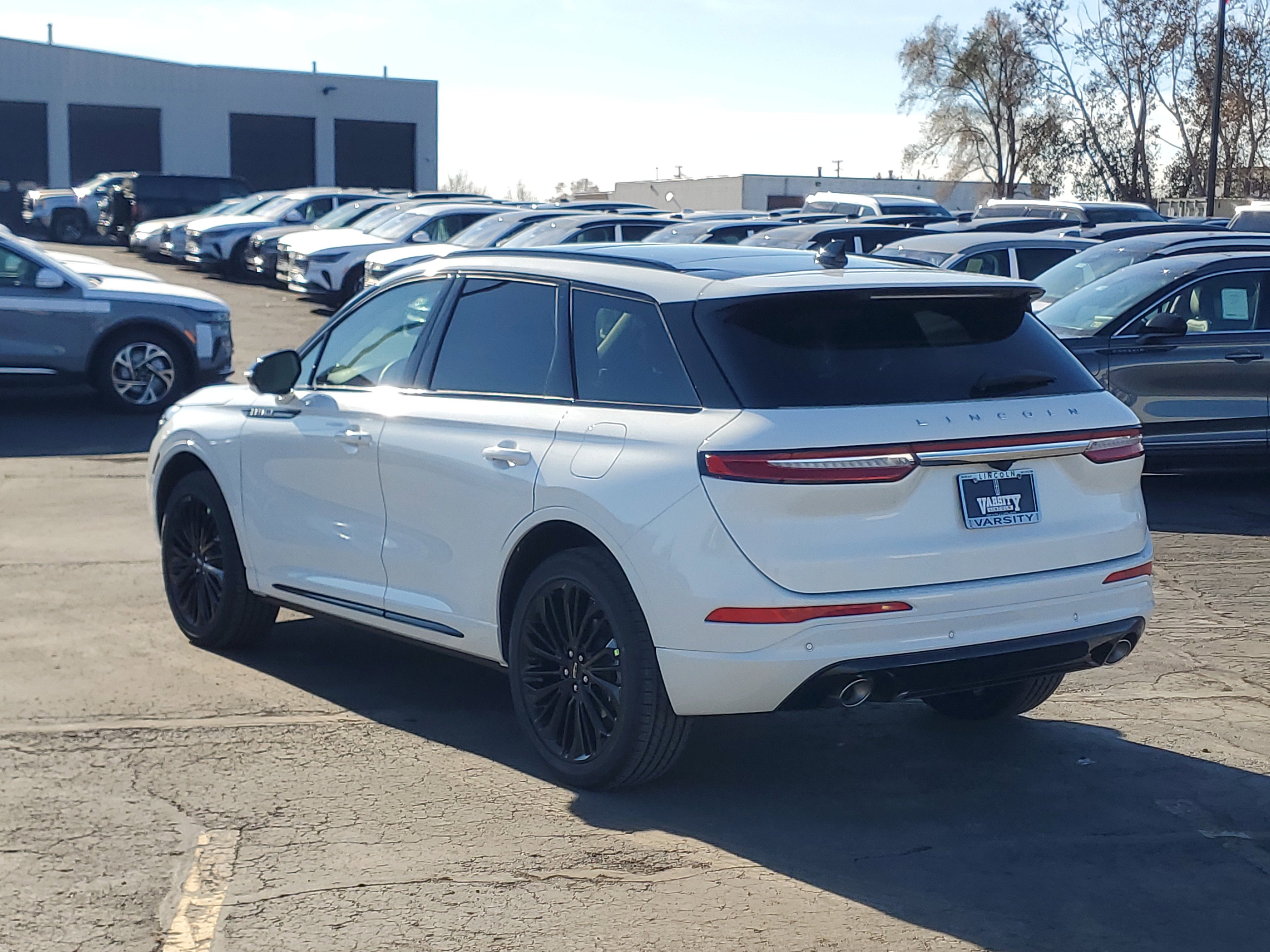 New 2026 Lincoln Corsair Premiere image 3