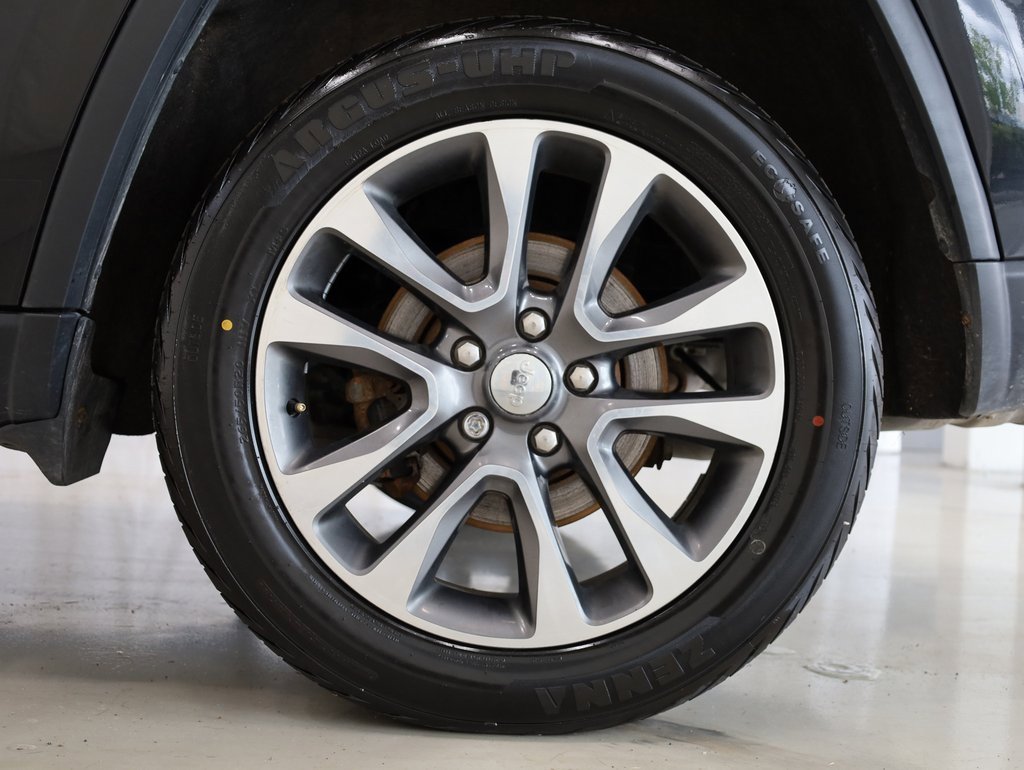 Used 2018 Jeep Grand Cherokee Limited w/ Luxury Group II image 34