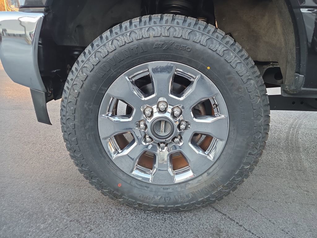 Used 2019 Ford F250 Lariat w/ Chrome Package image 26