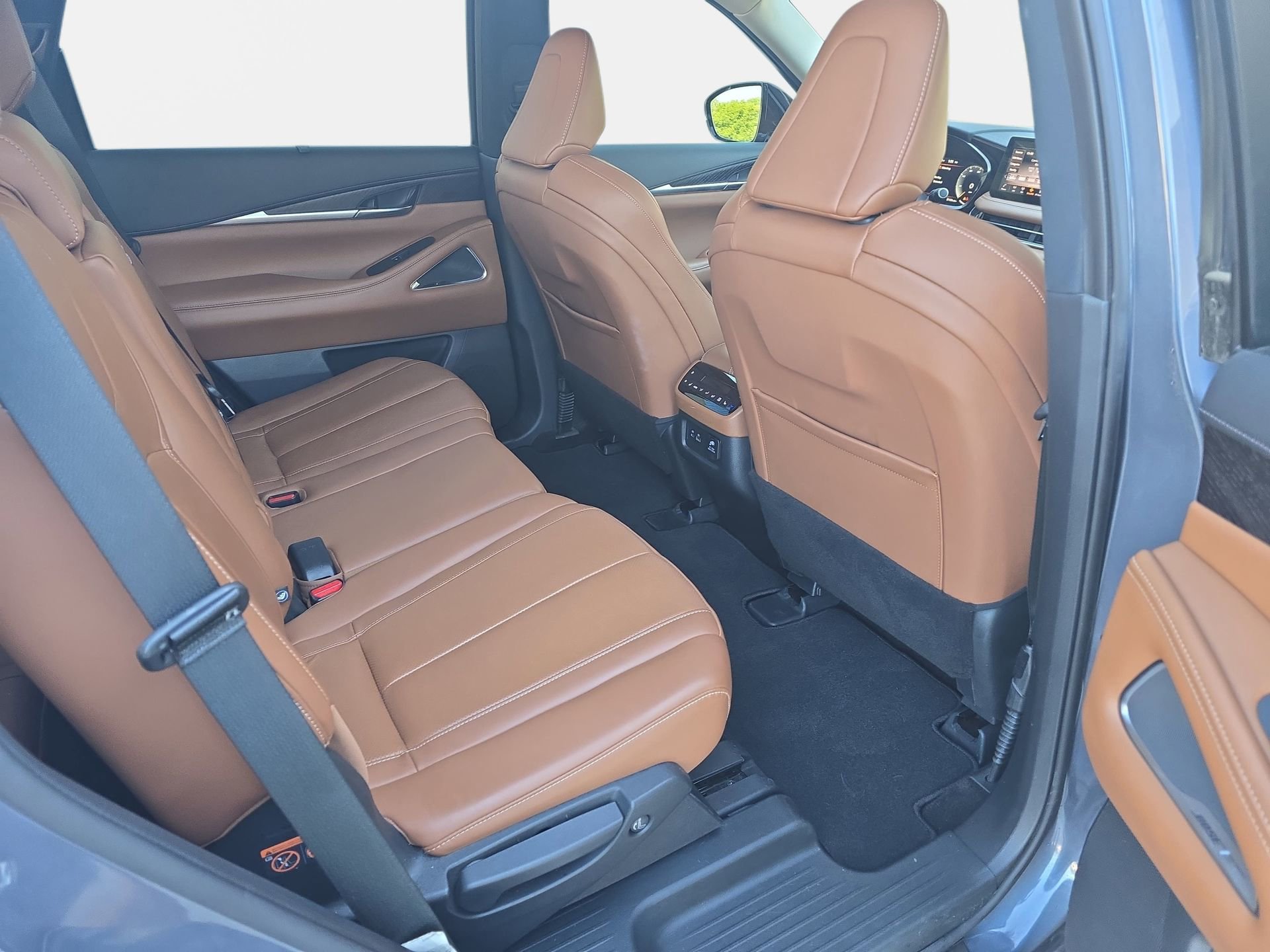 Certified 2023 INFINITI QX60 Sensory w/ Vision Package AWD/4WD image 11