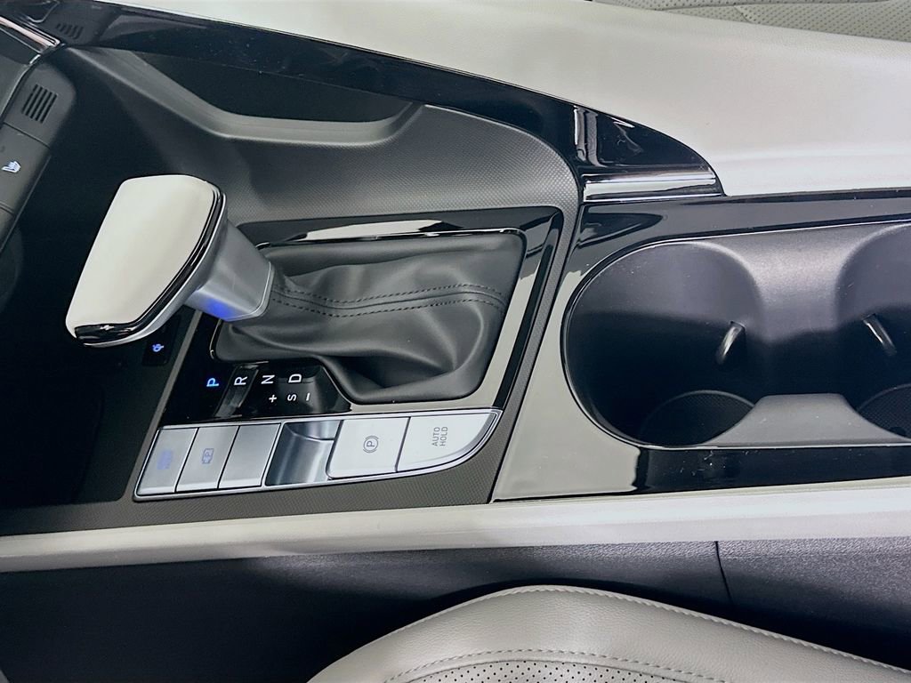 New 2026 Hyundai Elantra Limited image 15