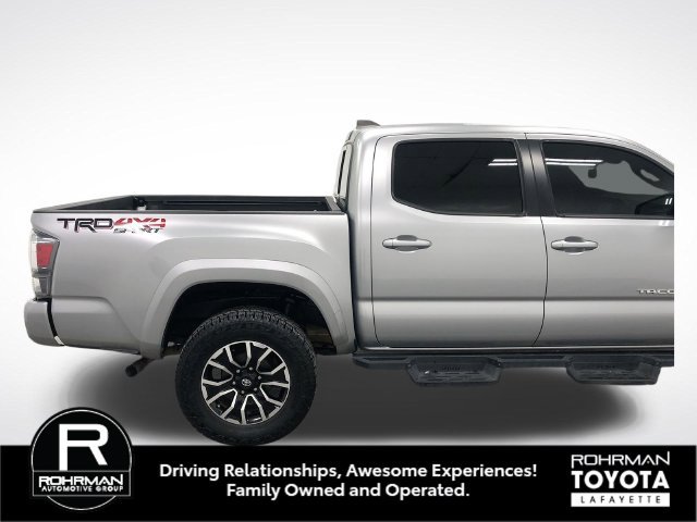 Used 2020 Toyota Tacoma TRD Sport w/ TRD Premium Sport Package AWD/4WD image 9