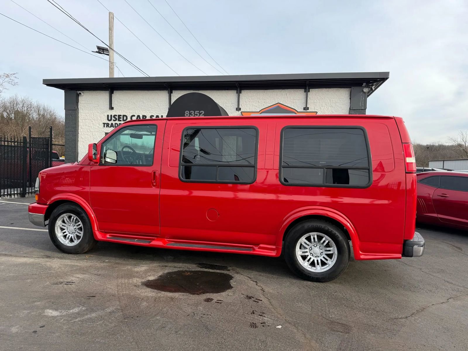 Used 2010 Chevrolet Express 1500 w/ Power Package image 5