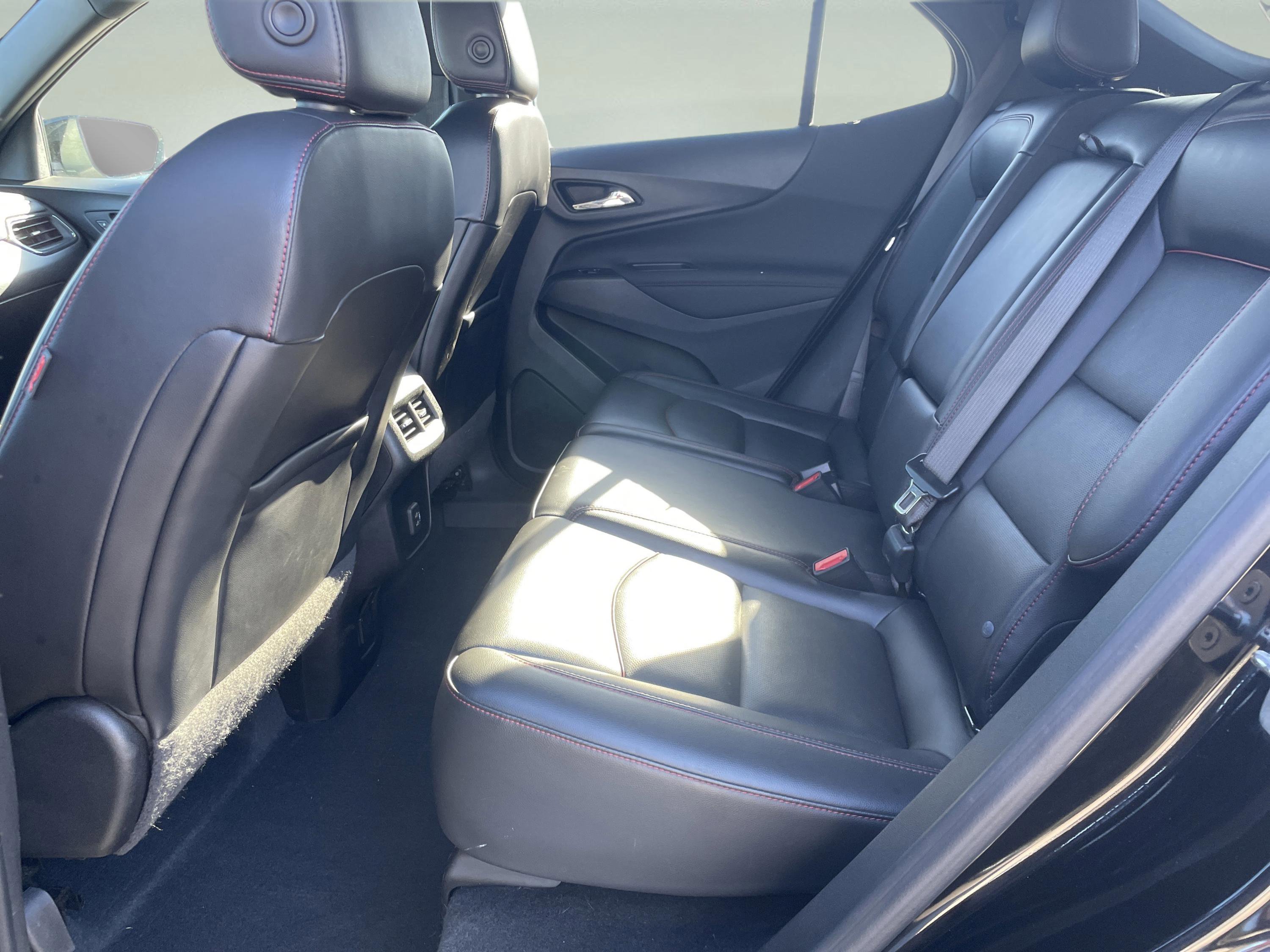 Used 2022 Chevrolet Equinox RS w/ RS Leather Package image 11