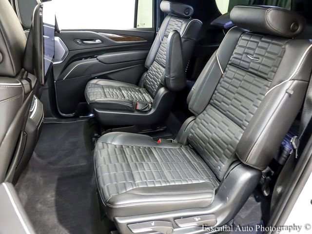 Used 2023 Cadillac Escalade ESV Sport Platinum w/ LPO, ONYX Package AWD/4WD image 12
