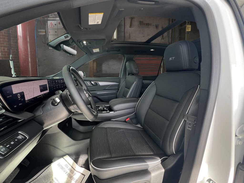 Certified 2026 Buick Enclave Sport Touring w/ Super Cruise Package image 13