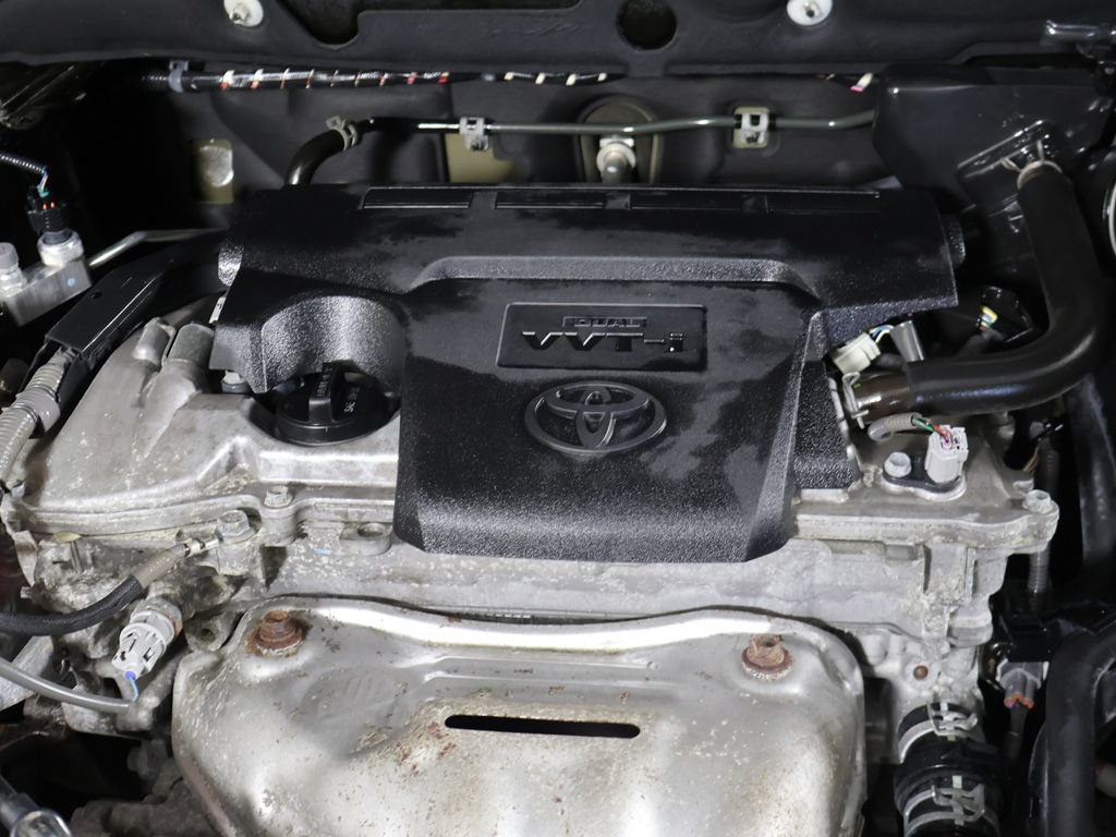 Used 2018 Toyota RAV4 XLE w/ Plus Extra Value Package FWD image 17
