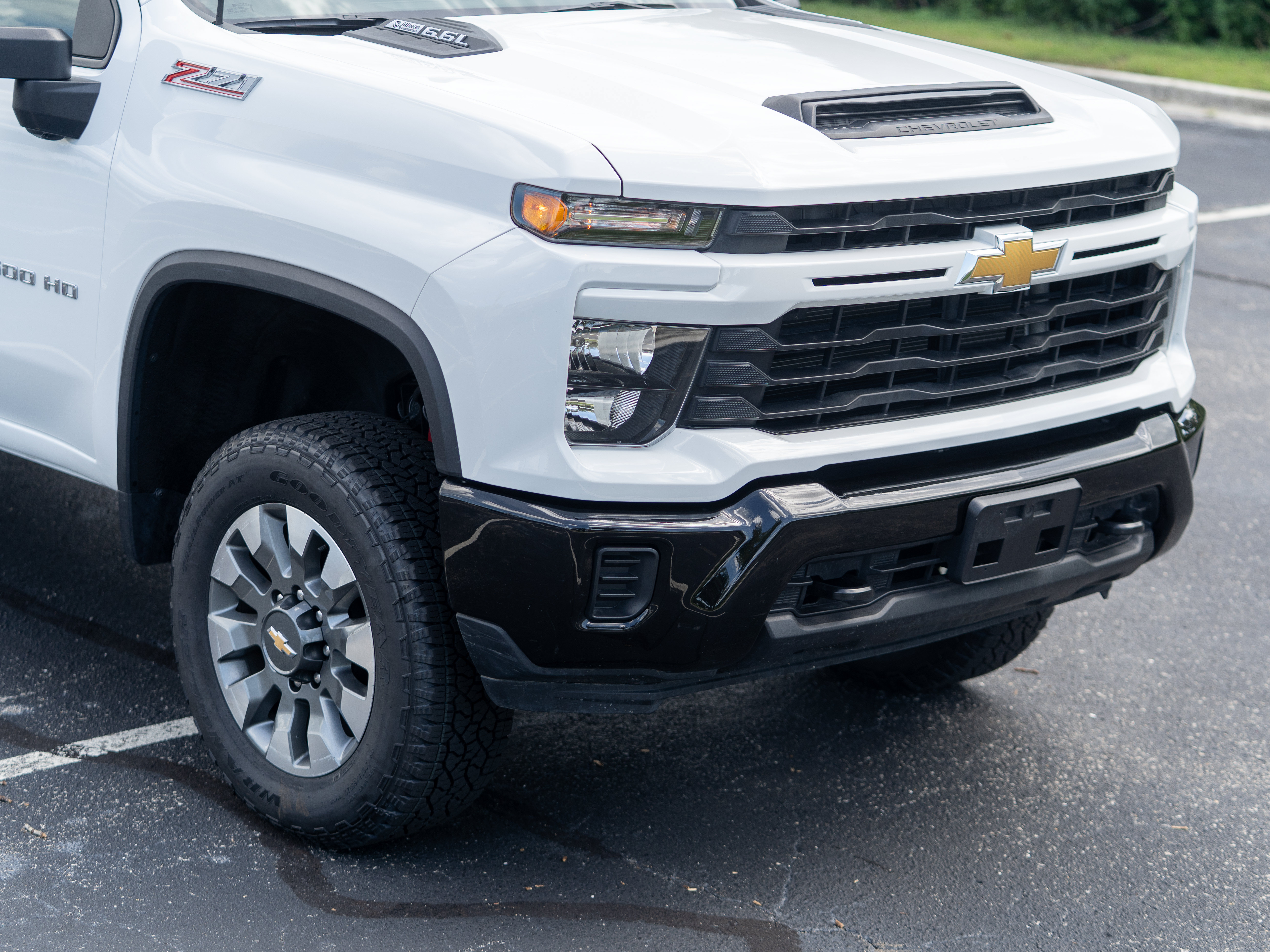 Used 2025 Chevrolet Silverado 2500 Custom w/ Z71 Off-Road Package AWD/4WD image 36