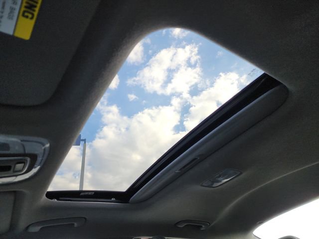 Used 2025 Hyundai Elantra SEL image 21