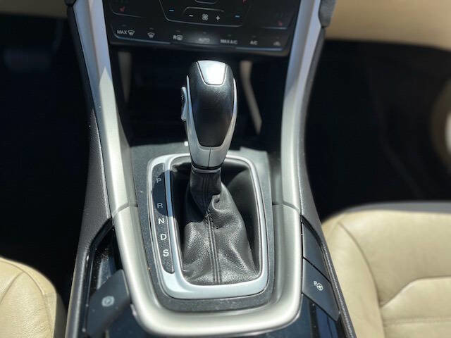 Used 2014 Ford Fusion SE w/ Equipment Group 202A FWD image 14