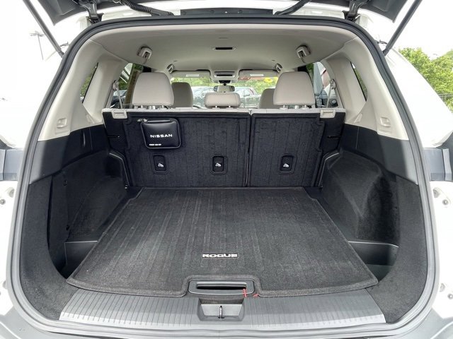 Certified 2023 Nissan Rogue SV image 18