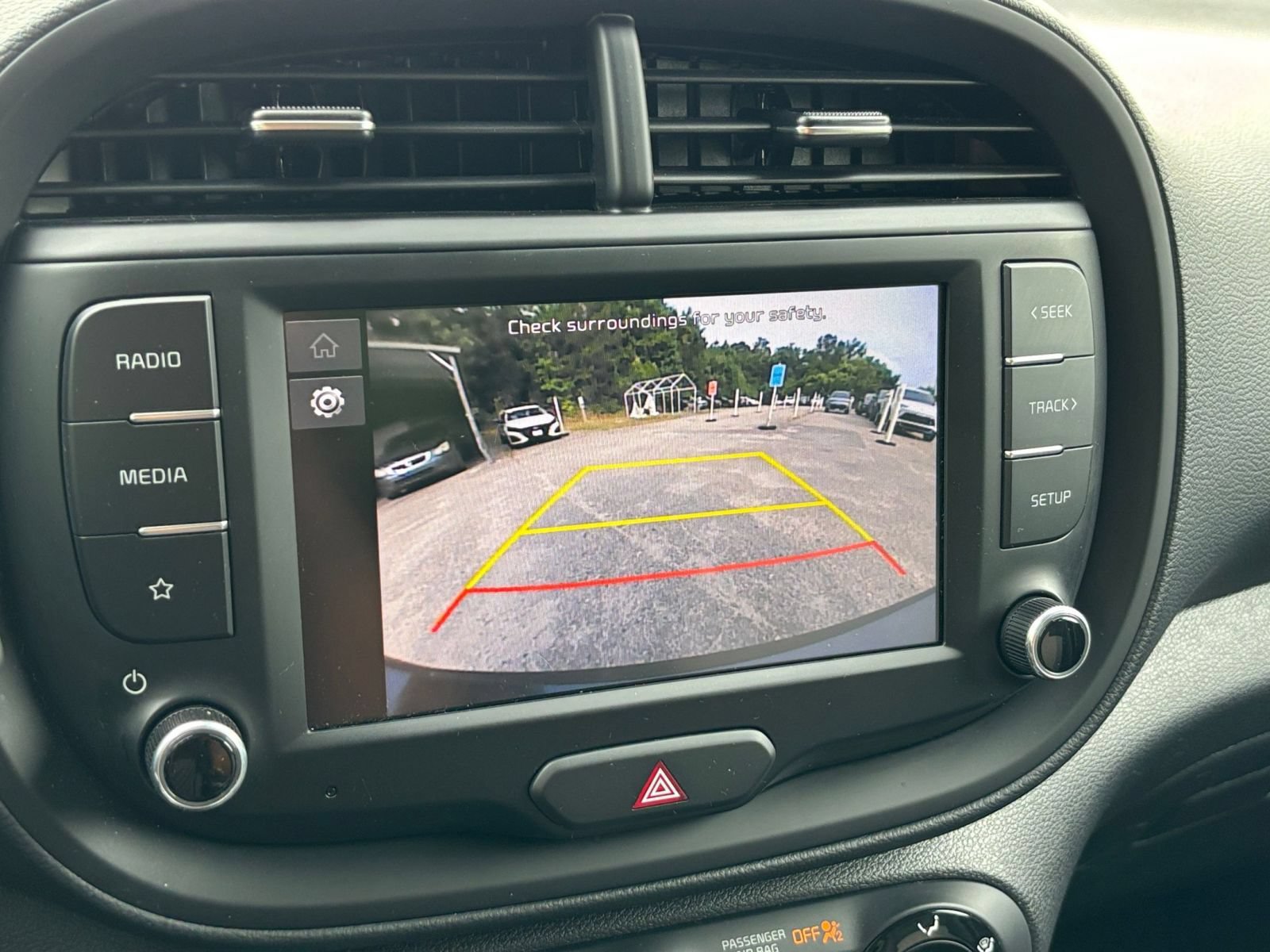 Used 2025 Kia Soul LX w/ LX Technology Package FWD image 21