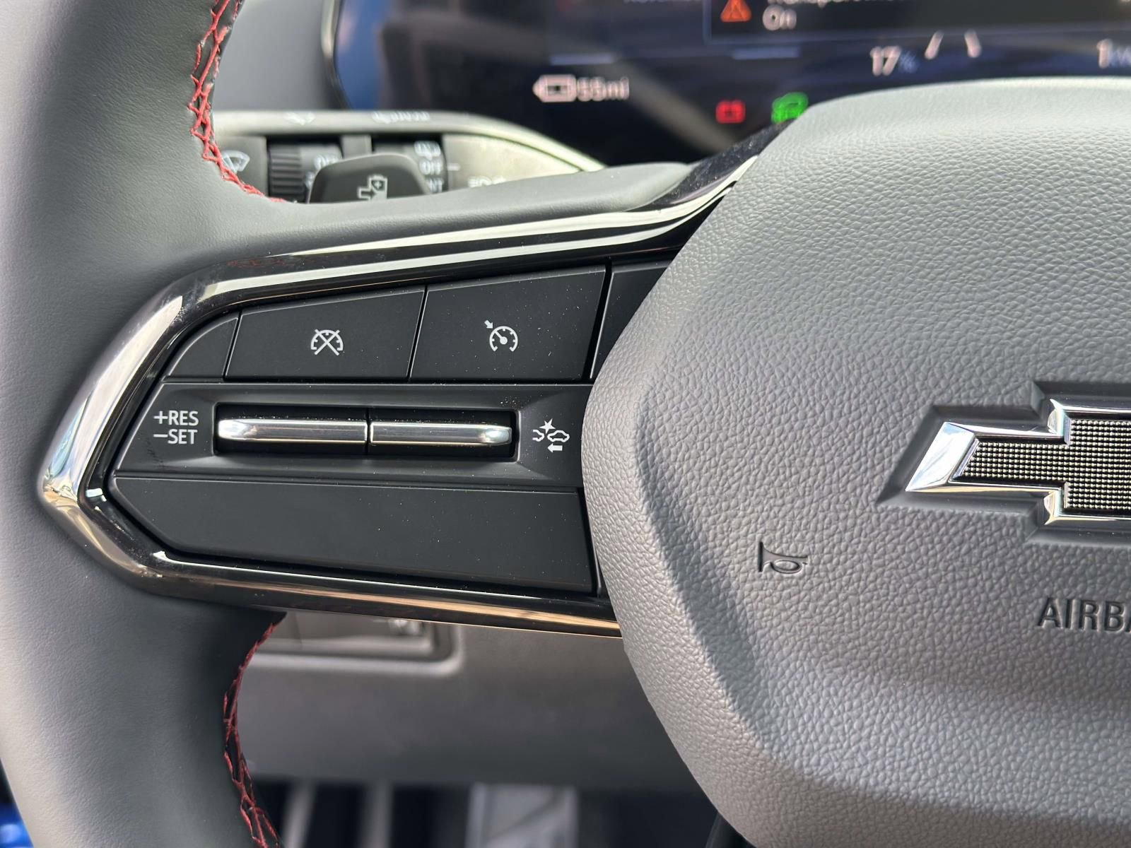 New 2026 Chevrolet Equinox EV RS image 13