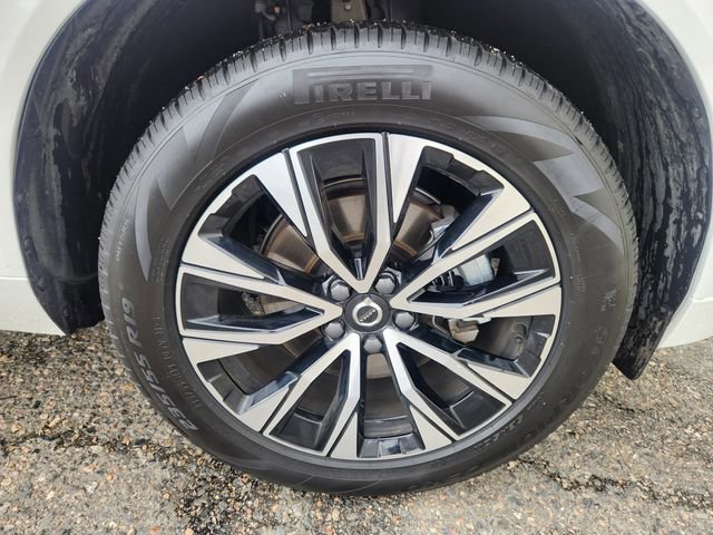 Certified 2025 Volvo XC60 B5 Plus AWD/4WD image 20