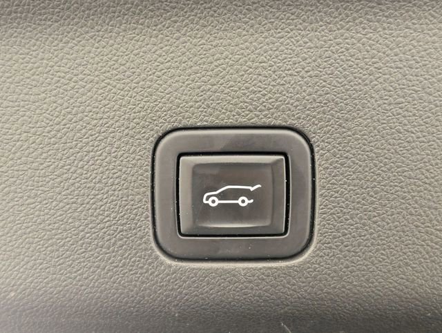 Used 2021 GMC Yukon XL Denali w/ Advanced Technology Package image 33