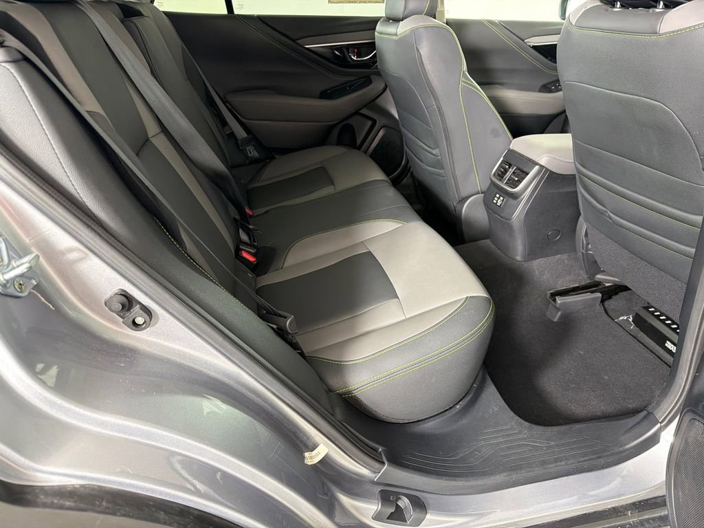 Used 2025 Subaru Outback Onyx Edition AWD/4WD image 16