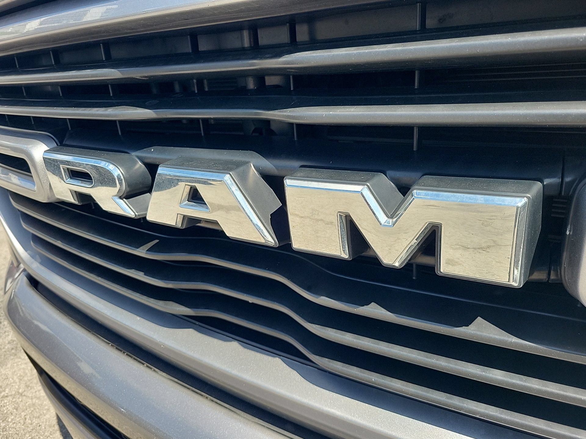 Used 2024 RAM 1500 Laramie AWD/4WD image 5