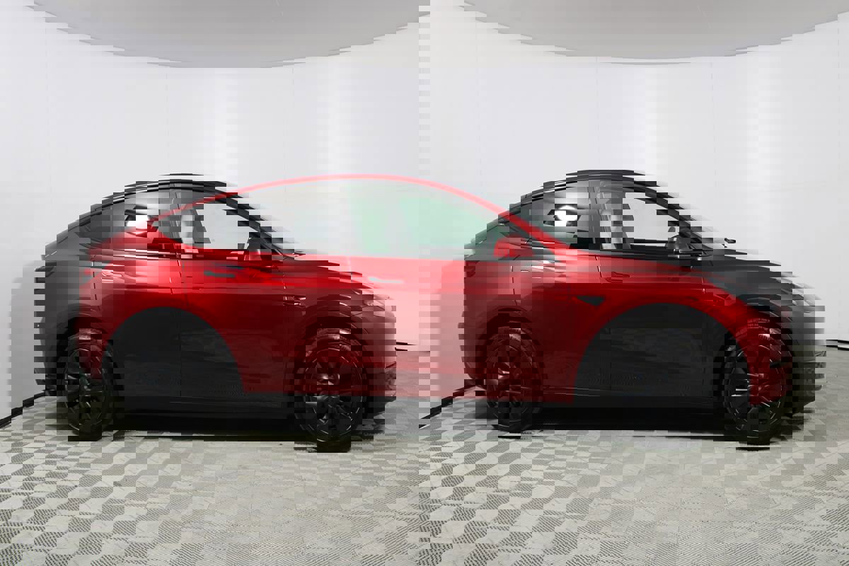 Used 2024 Tesla Model Y Long Range image 29