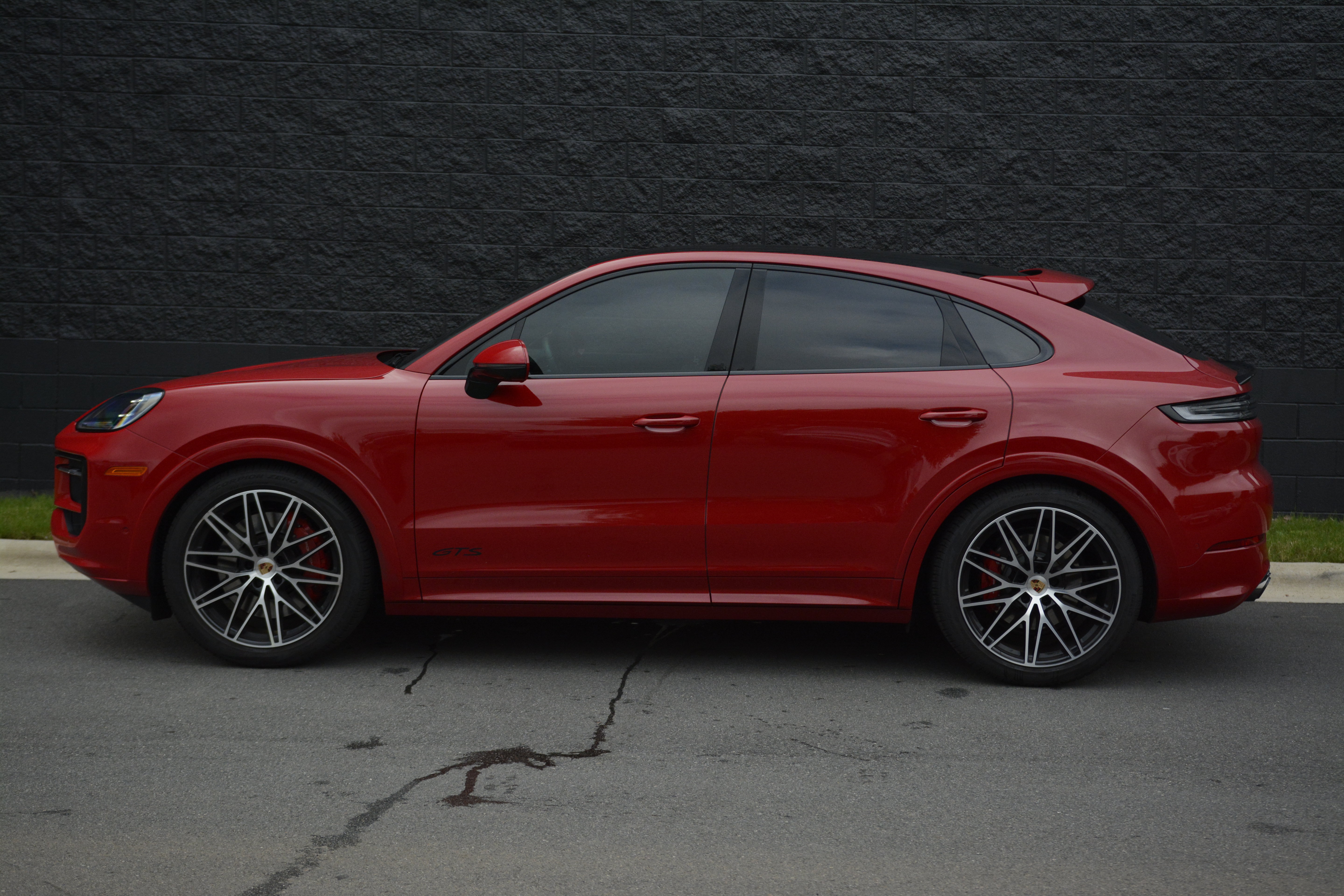 Certified 2025 Porsche Cayenne GTS AWD/4WD image 2