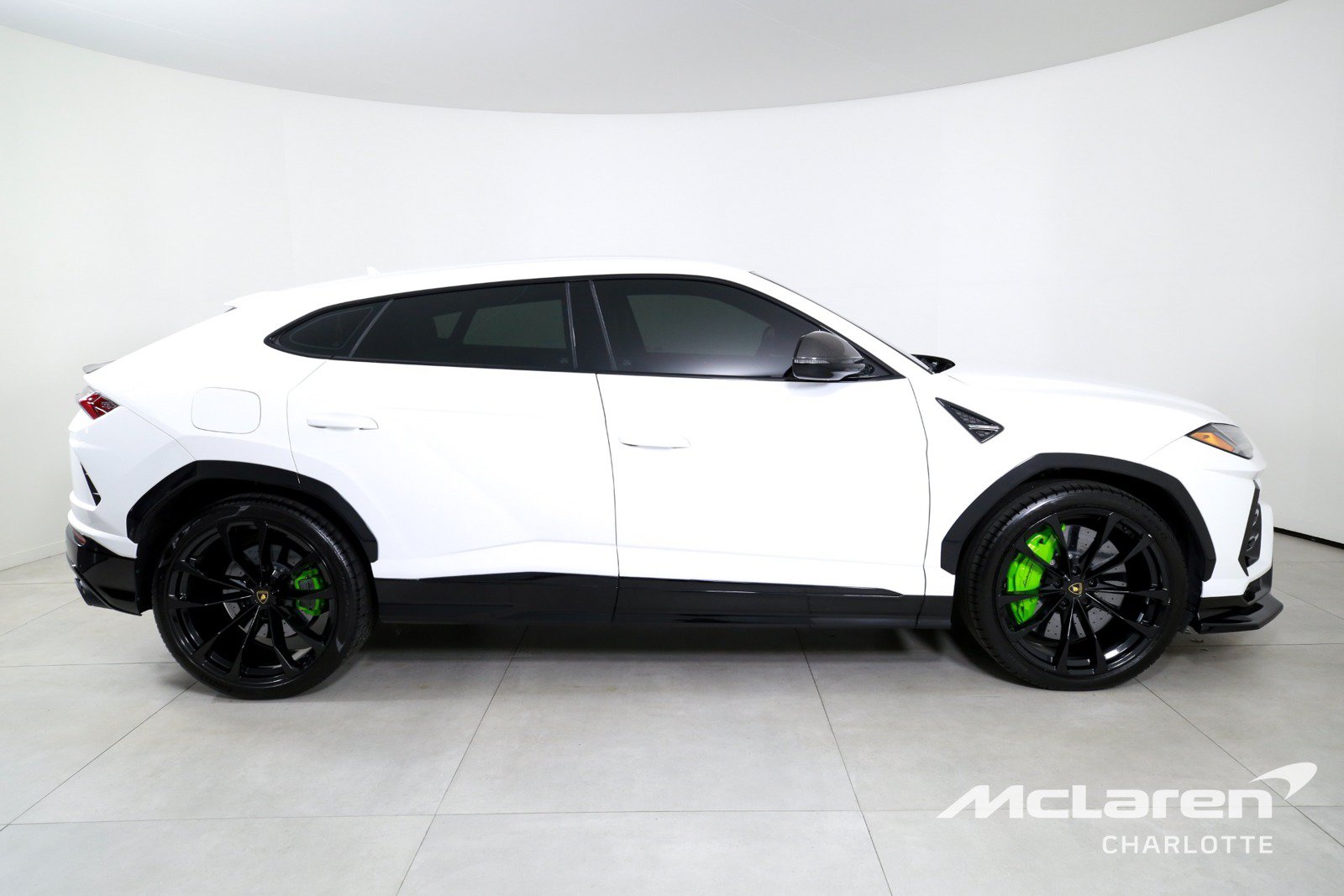 Used 2022 Lamborghini Urus AWD/4WD image 9